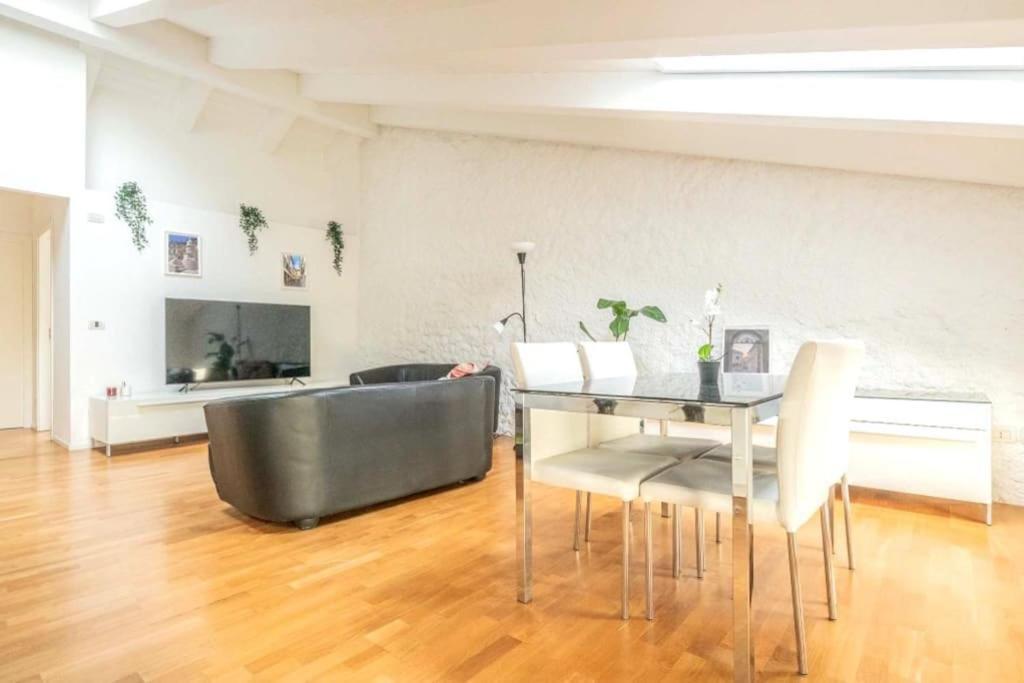 Penthouse Piazza San Giacomo Udine Bagian luar foto